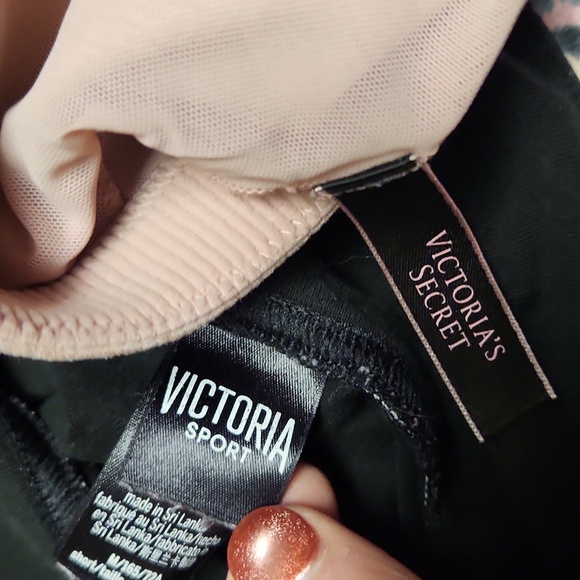 Lot Work out bras, yoga pants, leggings, tanks BULK LOT medium Vs Pink - Picture 7 of 7